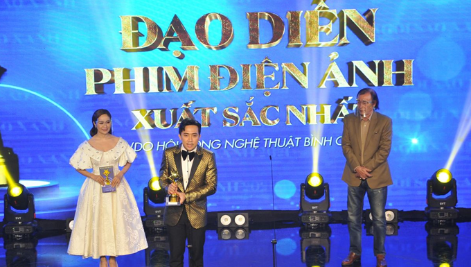 Trấn Thành, Lê Giang, Tuấn Trần, Hồ Bích Trâm cùng dàn sao Vbiz hào hứng khi thắng giải tại Ngôi Sao Xanh 2021