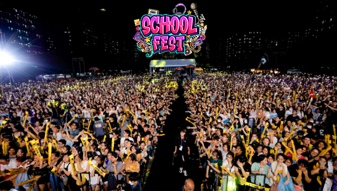 Hơn 40.000 sinh viên “bung xõa” cùng dàn nghệ sĩ nổi tiếng tại MTV School Fest, OnlyC xuất hiện phút cuối cùng Karik khiến fan bất ngờ