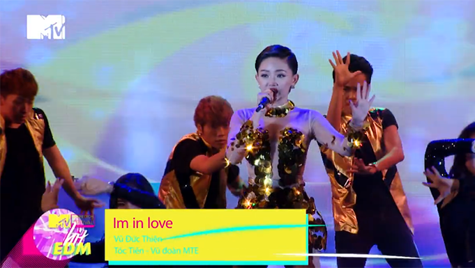 "Im in love" - Tóc Tiên